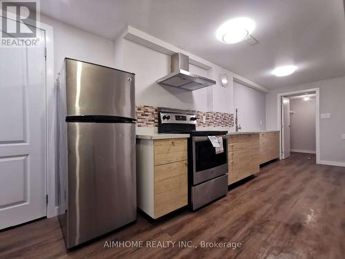 17 Boticelli Way, Vaughan, ON - Indoor Photo Showing Kitchen