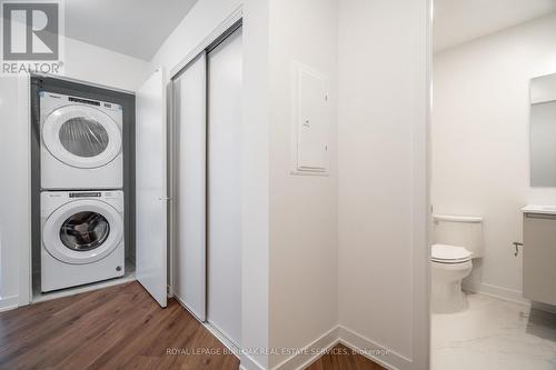 801 - 395 Dundas Street W, Oakville, ON - Indoor Photo Showing Laundry Room