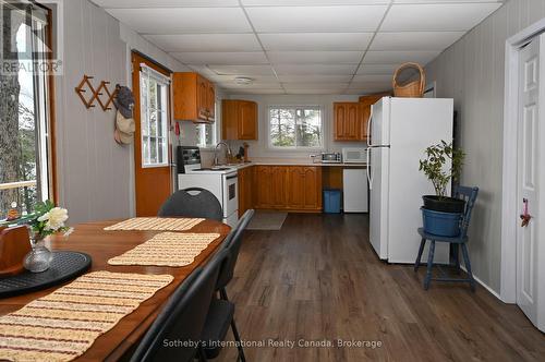 41 Deerfield Road, Mckellar, ON - Indoor Photo Showing Kitchen
