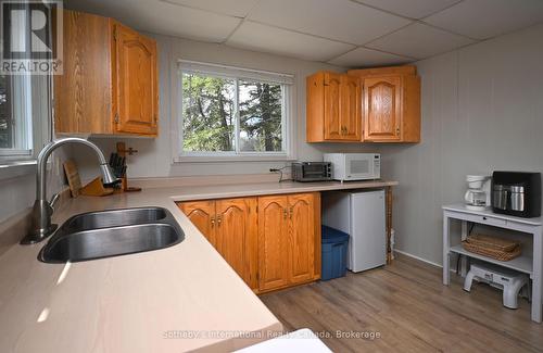 41 Deerfield Road, Mckellar, ON - Indoor Photo Showing Kitchen With Double Sink