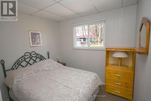 41 Deerfield Road, Mckellar, ON - Indoor Photo Showing Bedroom