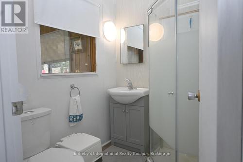 41 Deerfield Road, Mckellar, ON - Indoor Photo Showing Bathroom