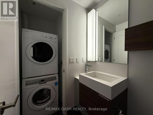 2501 - 88 Scott Street, Toronto, ON - Indoor Photo Showing Laundry Room