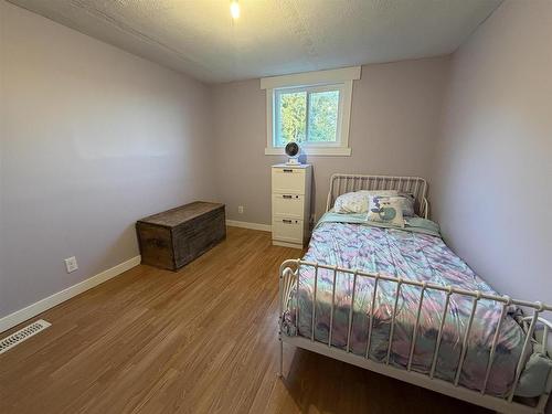 16 James Road, Kenora, ON - Indoor Photo Showing Bedroom