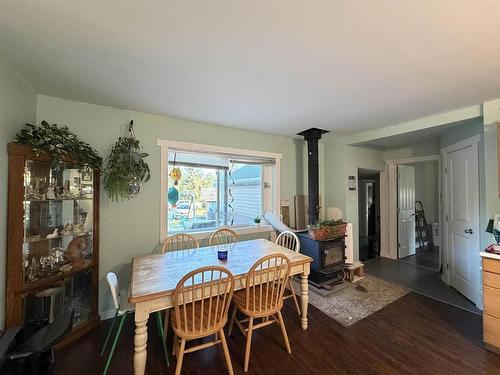 16 James Road, Kenora, ON - Indoor Photo Showing Dining Room