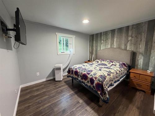 16 James Road, Kenora, ON - Indoor Photo Showing Bedroom