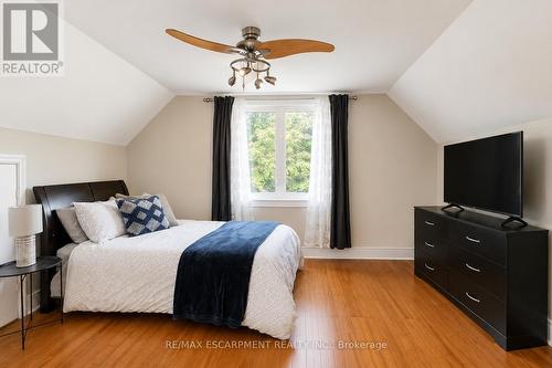 365 East 22Nd Street, Hamilton, ON - Indoor Photo Showing Bedroom
