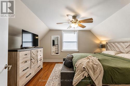 365 East 22Nd Street, Hamilton, ON - Indoor Photo Showing Bedroom