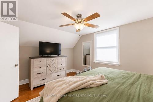 365 East 22Nd Street, Hamilton, ON - Indoor Photo Showing Bedroom