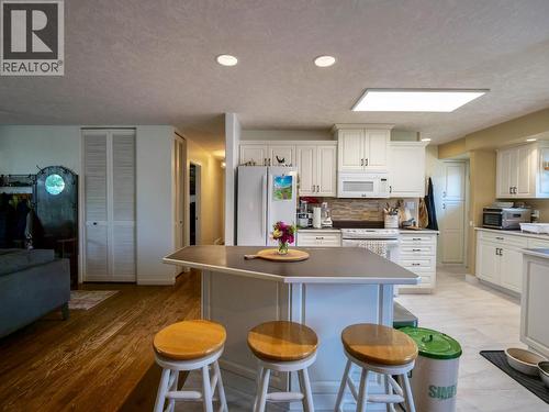 1291 Picard Avenue, Quesnel, BC - Indoor Photo Showing Kitchen