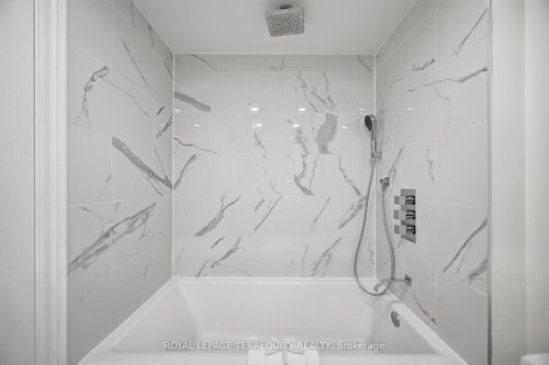 148-10 Merchant Lane, Toronto, ON - Indoor Photo Showing Bathroom