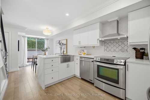 148-10 Merchant Lane, Toronto, ON - Indoor Photo Showing Kitchen