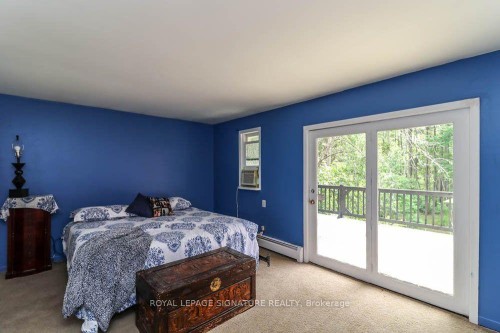 1729 Mosley Street, Wasaga Beach, ON - Indoor Photo Showing Bedroom