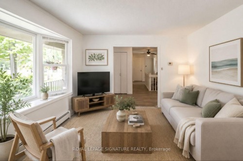 1729 Mosley Street, Wasaga Beach, ON - Indoor Photo Showing Living Room