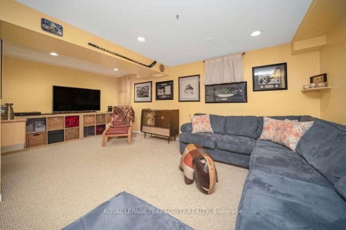 72-72 Carisbrooke Court, Brampton, ON - Indoor Photo Showing Living Room