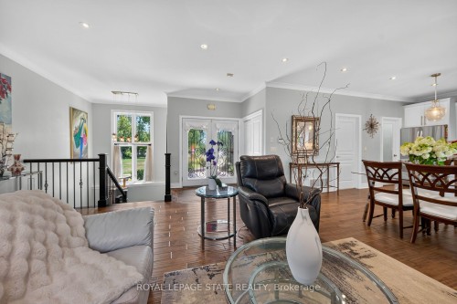 741 South Coast Drive, Haldimand, ON - Indoor Photo Showing Living Room