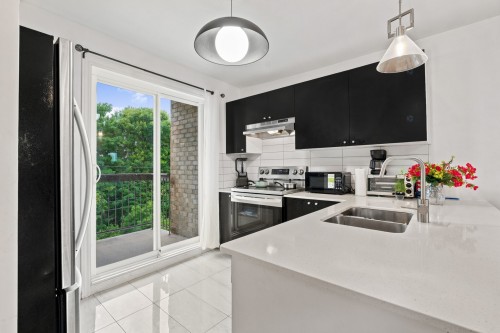 Kitchen - 8-79 Boul. Jean-Paul-Vincent, Longueuil (Le Vieux-Longueuil), QC - Indoor Photo Showing Kitchen With Double Sink