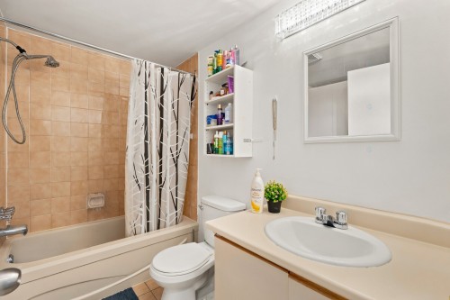 Bathroom - 8-79 Boul. Jean-Paul-Vincent, Longueuil (Le Vieux-Longueuil), QC - Indoor Photo Showing Bathroom