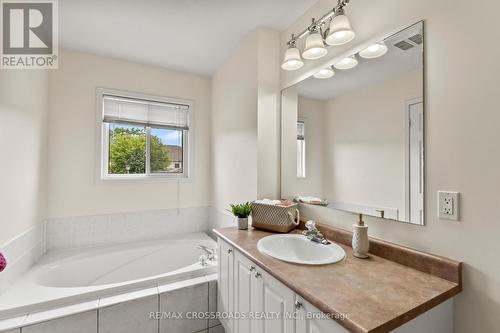 67 Regatta Crescent, Whitby, ON - Indoor Photo Showing Bathroom