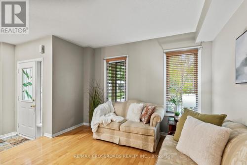 67 Regatta Crescent, Whitby, ON - Indoor Photo Showing Living Room