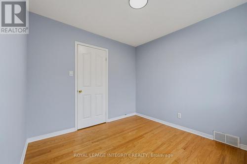 Bedroom 2 - Main Floor - 1625 Baseline Road, Ottawa, ON - Indoor Photo Showing Other Room
