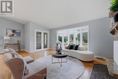 Living Room - Main Floor - 1625 Baseline Road, Ottawa, ON - Indoor Photo Showing Living Room