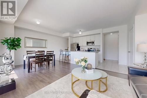 2623 Garrison Crossing, Pickering, ON - Indoor Photo Showing Living Room