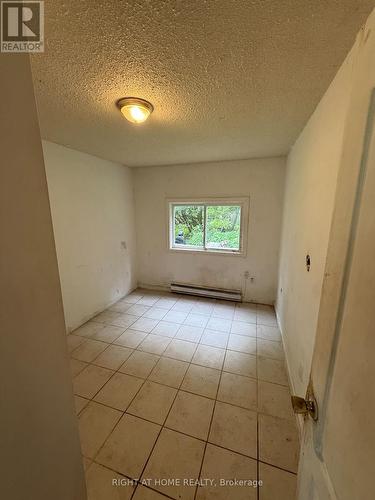 2884 County Rd 89, Innisfil, ON - Indoor Photo Showing Other Room
