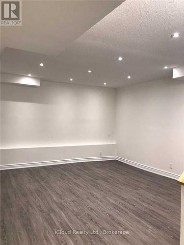 1449 Ithaca Court, Mississauga, ON - Indoor Photo Showing Other Room
