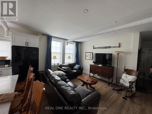 145 Syples Street, Burk'S Falls, ON - Indoor Photo Showing Living Room