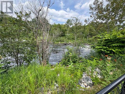 145 Syples Street, Burk'S Falls, ON - Outdoor