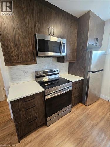 33 CHURCH Street E Unit# 33B (lower unit) , Elmira, Ontario N3B 2L2 3