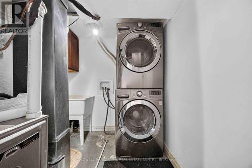 615 Oxford Street, Toronto, ON - Indoor Photo Showing Laundry Room