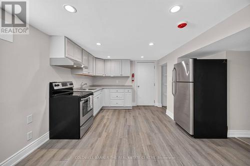 615 Oxford Street, Toronto, ON - Indoor Photo Showing Kitchen