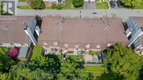 39 - 1803 Axminster Court, Ottawa, ON - Outdoor