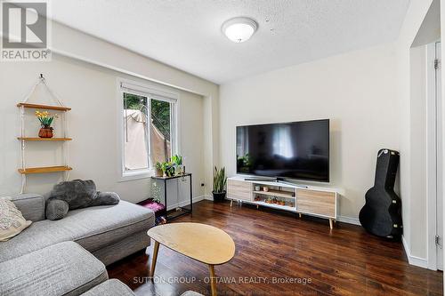39 - 1803 Axminster Court, Ottawa, ON - Indoor Photo Showing Living Room