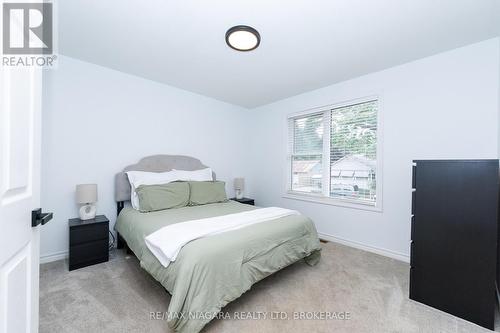3819 Graeber Avenue, Fort Erie (Crystal Beach), ON - Indoor Photo Showing Bedroom