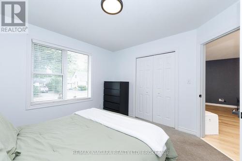 3819 Graeber Avenue, Fort Erie (Crystal Beach), ON - Indoor Photo Showing Bedroom