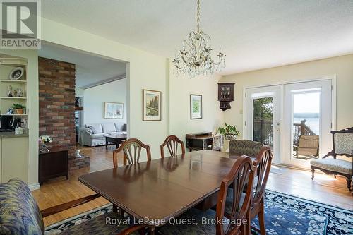 490 Silver Birch Drive, Tiny, ON - Indoor Photo Showing Dining Room