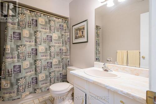 490 Silver Birch Drive, Tiny, ON - Indoor Photo Showing Bathroom
