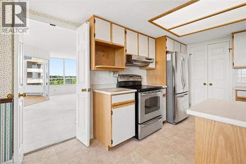 4 Willow Street Unit# 1101, Waterloo, ON - Indoor Photo Showing Kitchen