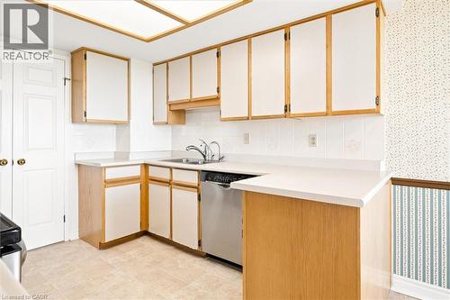 4 Willow Street Unit# 1101, Waterloo, ON - Indoor Photo Showing Kitchen With Double Sink