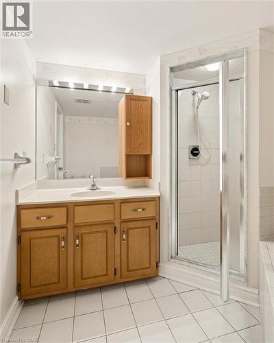 4 Willow Street Unit# 1101, Waterloo, ON - Indoor Photo Showing Bathroom