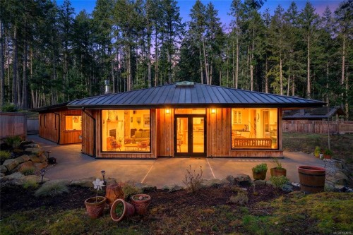 177 Maracaibo Lane, Salt Spring, BC 