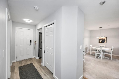 #201-3900 Shelbourne St, Saanich, BC - Indoor Photo Showing Other Room