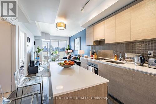 1604 - 200 Bloor Street W, Toronto, ON - Indoor Photo Showing Kitchen