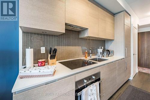 1604 - 200 Bloor Street W, Toronto, ON - Indoor Photo Showing Kitchen