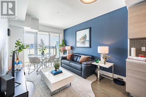 1604 - 200 Bloor Street W, Toronto, ON - Indoor Photo Showing Living Room
