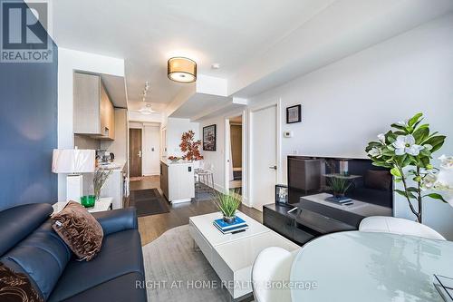 1604 - 200 Bloor Street W, Toronto, ON - Indoor Photo Showing Living Room