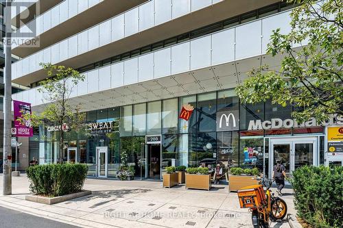 1604 - 200 Bloor Street W, Toronto, ON - Outdoor